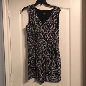 NWOT Ann Taylor Loft Romper